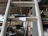 Tweedelige ladder. 2x 16 treden. - afbeelding 2 van  3