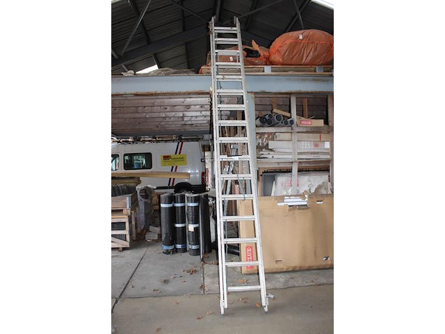 Tweedelige ladder. 2x 16 treden. - afbeelding 3 van  3