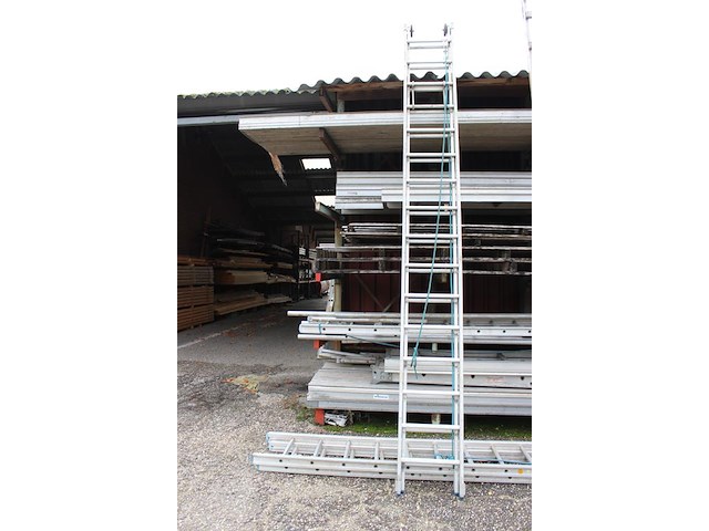 Tweedelige ladder. 2x 16 treden. - afbeelding 3 van  3