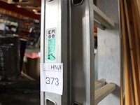 Tweedelige ladder dirks met 2x 14 treden.