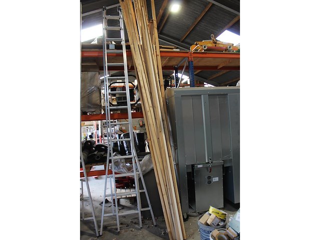 Tweedelige ladder dirks met 2x 14 treden. - afbeelding 3 van  3