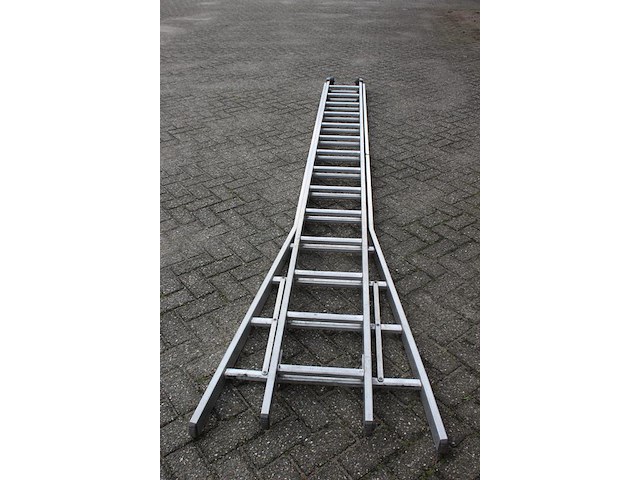 Tweedelige ladder dirks met 2x 14 treden. - afbeelding 2 van  4