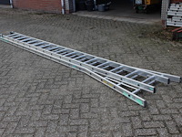 Tweedelige ladder dirks met 2x 16 treden. - afbeelding 1 van  2