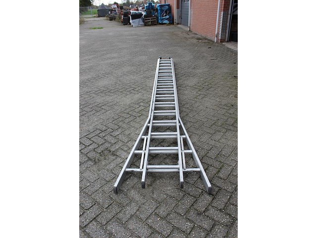 Tweedelige ladder dirks met 2x 16 treden. - afbeelding 2 van  4