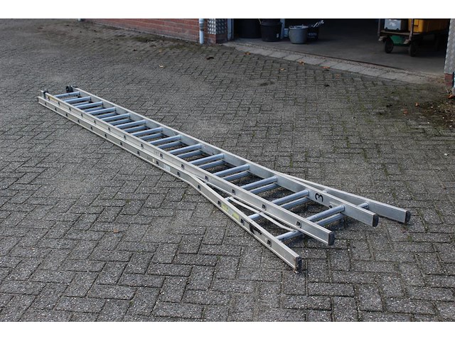 Tweedelige ladder dirks met 2x 16 treden. - afbeelding 4 van  4