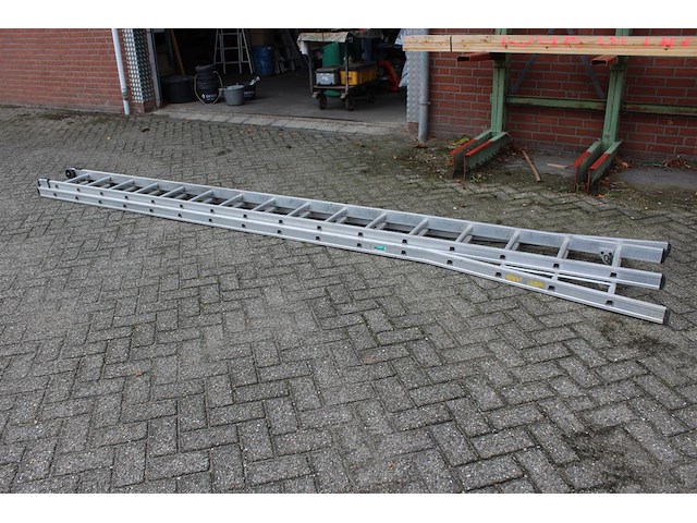 Tweedelige ladder dirks met 2x 16 treden. - afbeelding 2 van  4
