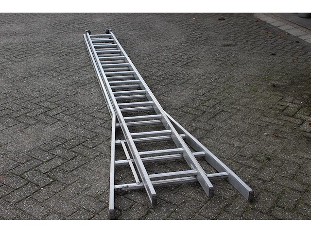 Tweedelige ladder dirks met 2x 16 treden. - afbeelding 4 van  4
