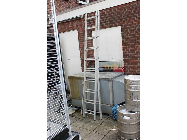 Tweedelige ladder met 2 x 10 treden. - afbeelding 2 van  2