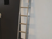 Tweedelige ladder met twee maal acht treden en hoogt 202 cm. - afbeelding 2 van  2