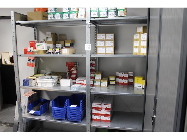 Tweedelige magazijnstelling. afmeting 207 x 54 x 200 cm. let op: excl. inhoud. - afbeelding 1 van  4