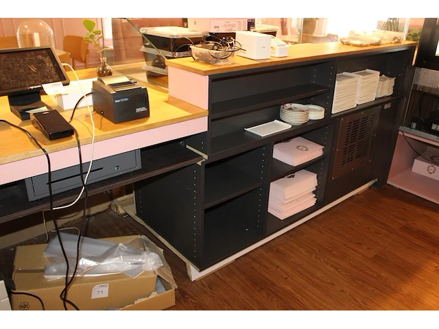 Tweedelige toonbank / kassameubel met eikenhouten topblad 2 koelplaten met koeling toxpress, vitrinekoeling... combinatiekavel - afbeelding 8 van  9