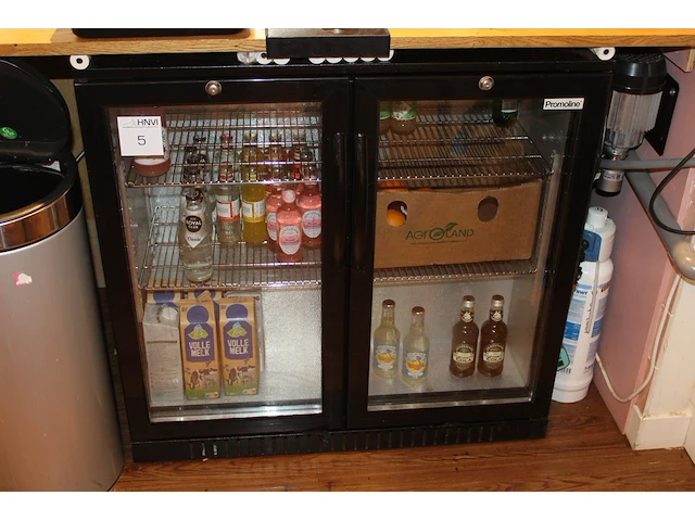 Tweedeurs vitrinekoeling promoline backbar 2-deurs black. afmeting 90 x 50 x 88 cm. let op: exclusief inhoud. - afbeelding 1 van  2