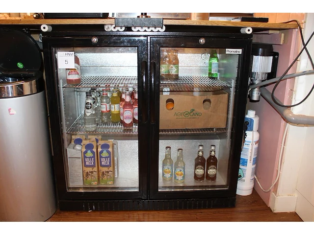 Tweedeurs vitrinekoeling promoline backbar 2-deurs black. afmeting 90 x 50 x 88 cm. let op: exclusief inhoud. - afbeelding 2 van  2