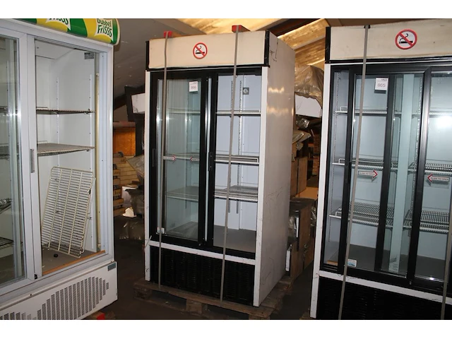Tweedeurs vitrinekoelkast mondial type elite. afmeting 102 x 74 x 200 cm. - afbeelding 1 van  2