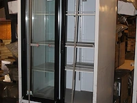Tweedeurs vitrinekoelkast mondial type elite. afmeting 102 x 74 x 200 cm. - afbeelding 2 van  2