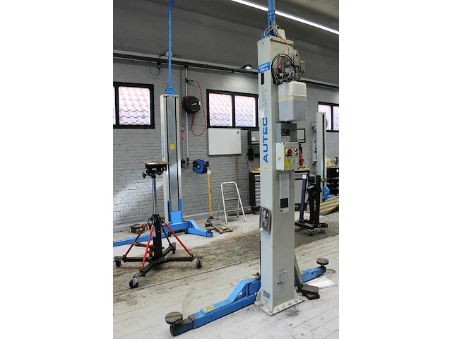 Tweekoloms hefbrug auteclift alh3225tc2-5015/7038 met maximaal hefvermogen 3200 kg. bouwjaar november 2019. - afbeelding 1 van  2