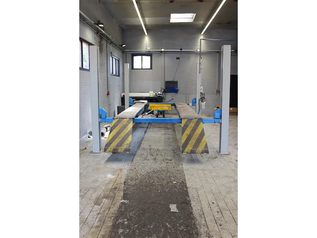 Tweekoloms hefbrug auteclift alh3225tc2-5015/7038 met maximaal hefvermogen 3200 kg. bouwjaar november 2019. - afbeelding 2 van  7