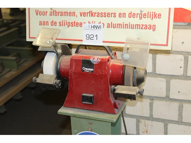 Tweesteens slijp/schuurmachine creusen op metalen onderstel - afbeelding 1 van  2