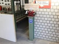 Tweesteens slijp/schuurmachine creusen op metalen onderstel - afbeelding 2 van  2