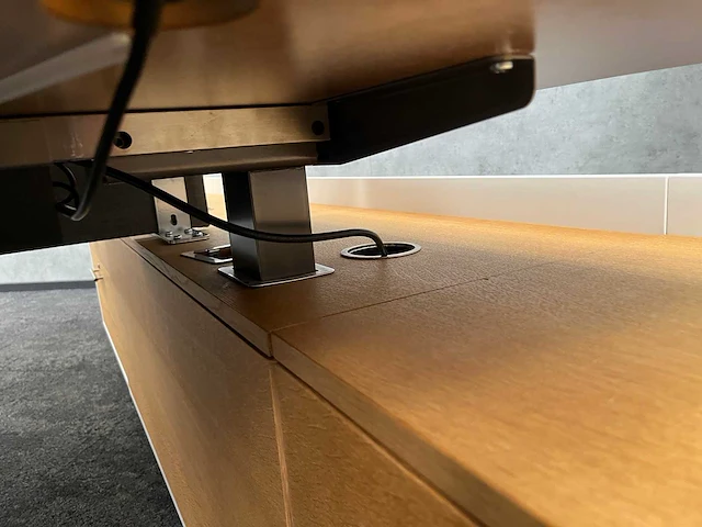 Twinform - design elektrisch zit/sta werkplek 200x85 met dressoir - blank gelakt frame - afbeelding 6 van  33