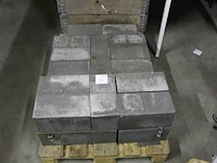 Twintig sierblokken, afm 30 x 15 x 15 cm - afbeelding 1 van  2