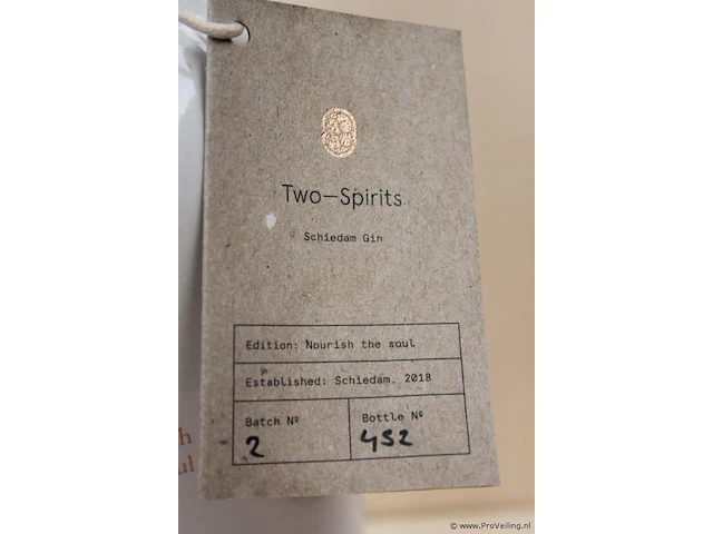 Two-spirits schiedam gin - 70 cl - winkelverkoopprijs € 35.00 - afbeelding 2 van  5