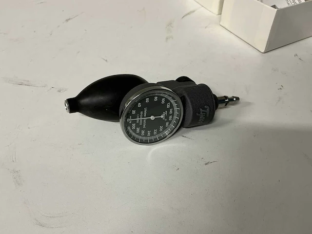 Tycos instruments bloeddrukmeter handmatig - afbeelding 2 van  3