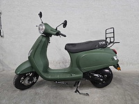 Tym - snorscooter - vespa alpha - 4t 25km uitvoering fbh35n - afbeelding 1 van  7