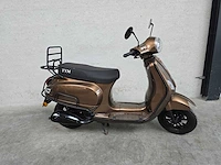 Tym - snorscooter - vespa alpha - 4t 25km uitvoering - afbeelding 2 van  6