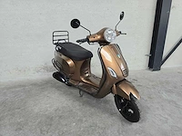 Tym - snorscooter - vespa alpha - 4t 25km uitvoering - afbeelding 4 van  6