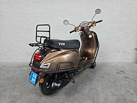 Tym - snorscooter - vespa alpha - 4t 25km uitvoering - afbeelding 5 van  6