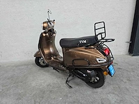 Tym - snorscooter - vespa alpha - 4t 25km uitvoering - afbeelding 6 van  6