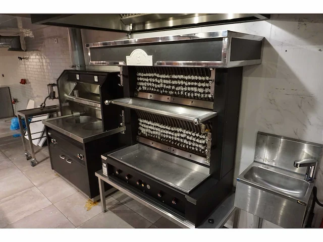 Ubert - rotesserie - afbeelding 3 van  8