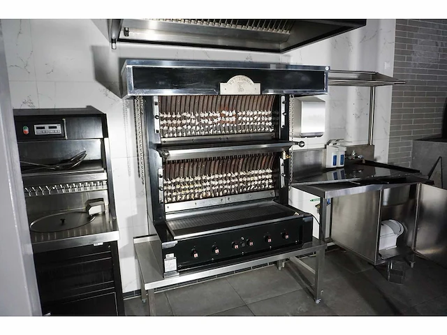 Ubert - rotesserie - afbeelding 1 van  8