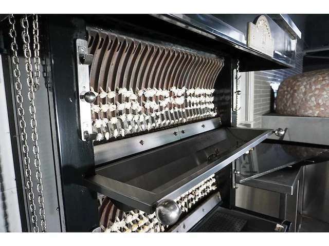 Ubert - rotesserie - afbeelding 4 van  8