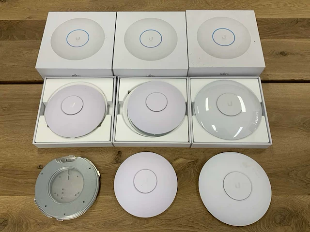 Ubiquiti - unifi uap-ac-lr, uap-ac-pro wifi access point (5x) - afbeelding 1 van  3