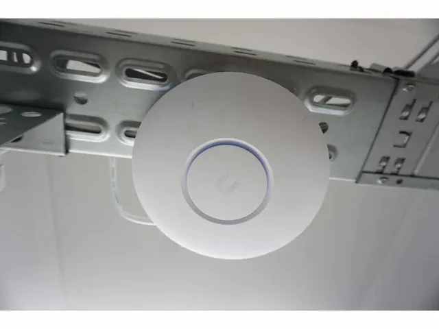 Ubiquiti unifi - ap ac lite - wifi, router & switch - afbeelding 1 van  2