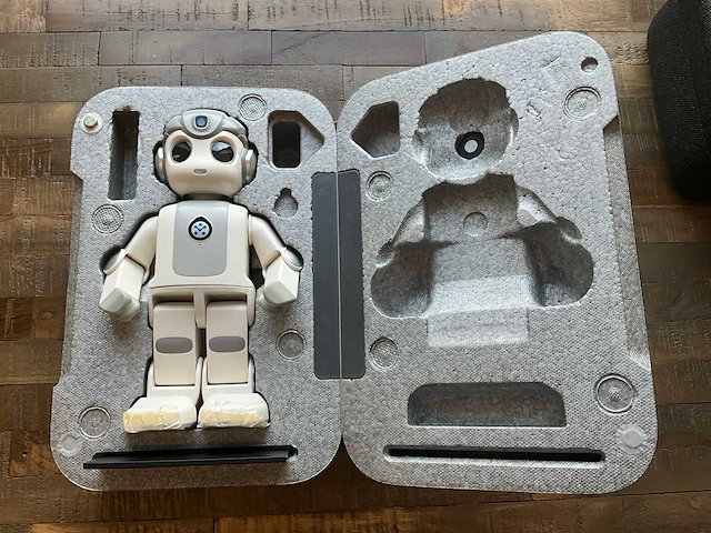 Ubtech alpha mini robot - afbeelding 6 van  7
