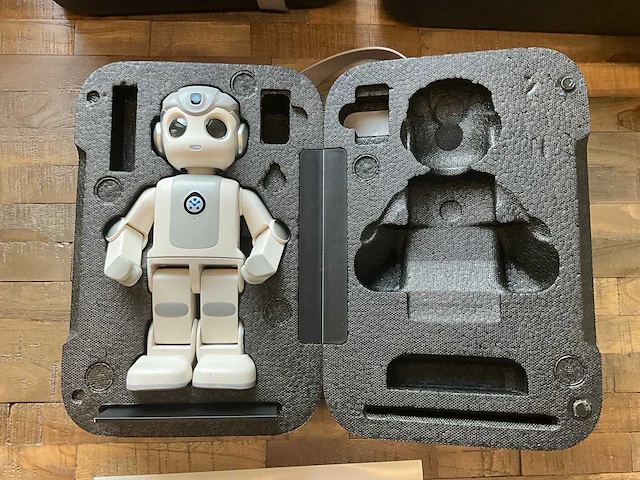 Ubtech alpha mini robot - afbeelding 6 van  7