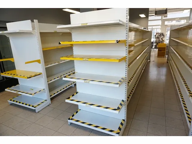 Üçge - magazijnstelling - afbeelding 3 van  9