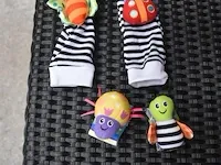 Ueetek pluche speelgoed 9 stuks + setje sokjes en armbandjes voor baby's - afbeelding 4 van  4