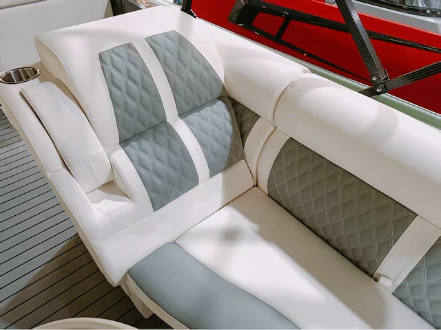 Uf boats - 2025 - 22 ft pontoon - pontoon boot / speedboot / motorboot - afbeelding 12 van  15