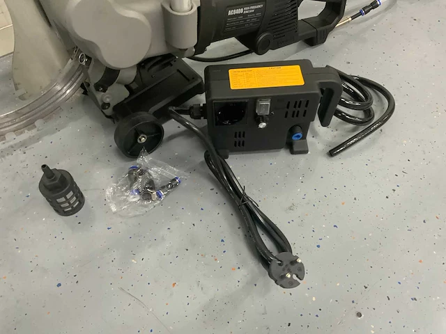Uf equipment - 2025 - ac8400 - betonzaag - afbeelding 10 van  20