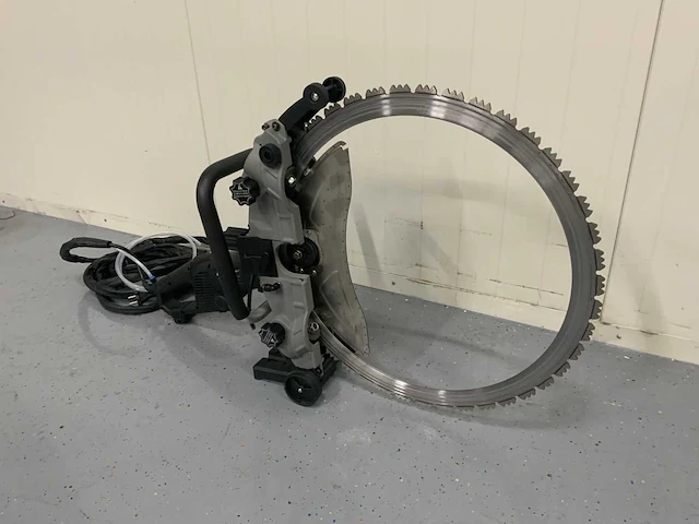 Uf equipment - 2025 - ac8600 - betonzaag - afbeelding 10 van  15