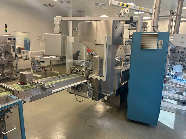 Uhlmann blister verpakkingsmachine - afbeelding 6 van  21