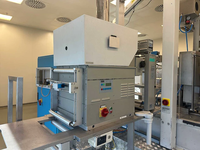 Uhlmann blister verpakkingsmachine - afbeelding 8 van  21