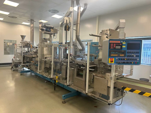 Uhlmann blister verpakkingsmachine - afbeelding 12 van  21