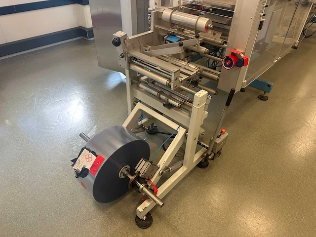 Uhlmann blister verpakkingsmachine - afbeelding 20 van  21