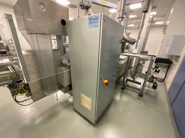 Uhlmann blister verpakkingsmachine - afbeelding 7 van  23