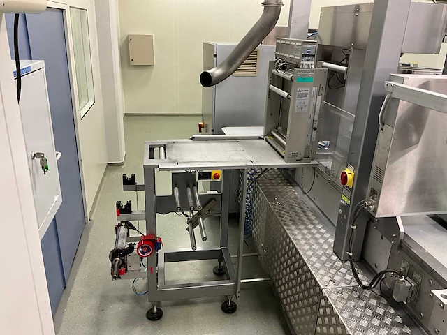 Uhlmann blister verpakkingsmachine - afbeelding 10 van  23